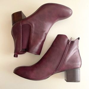 MIA women’s Tommie Heeled Burgundy Chelsea Boot, Size 9